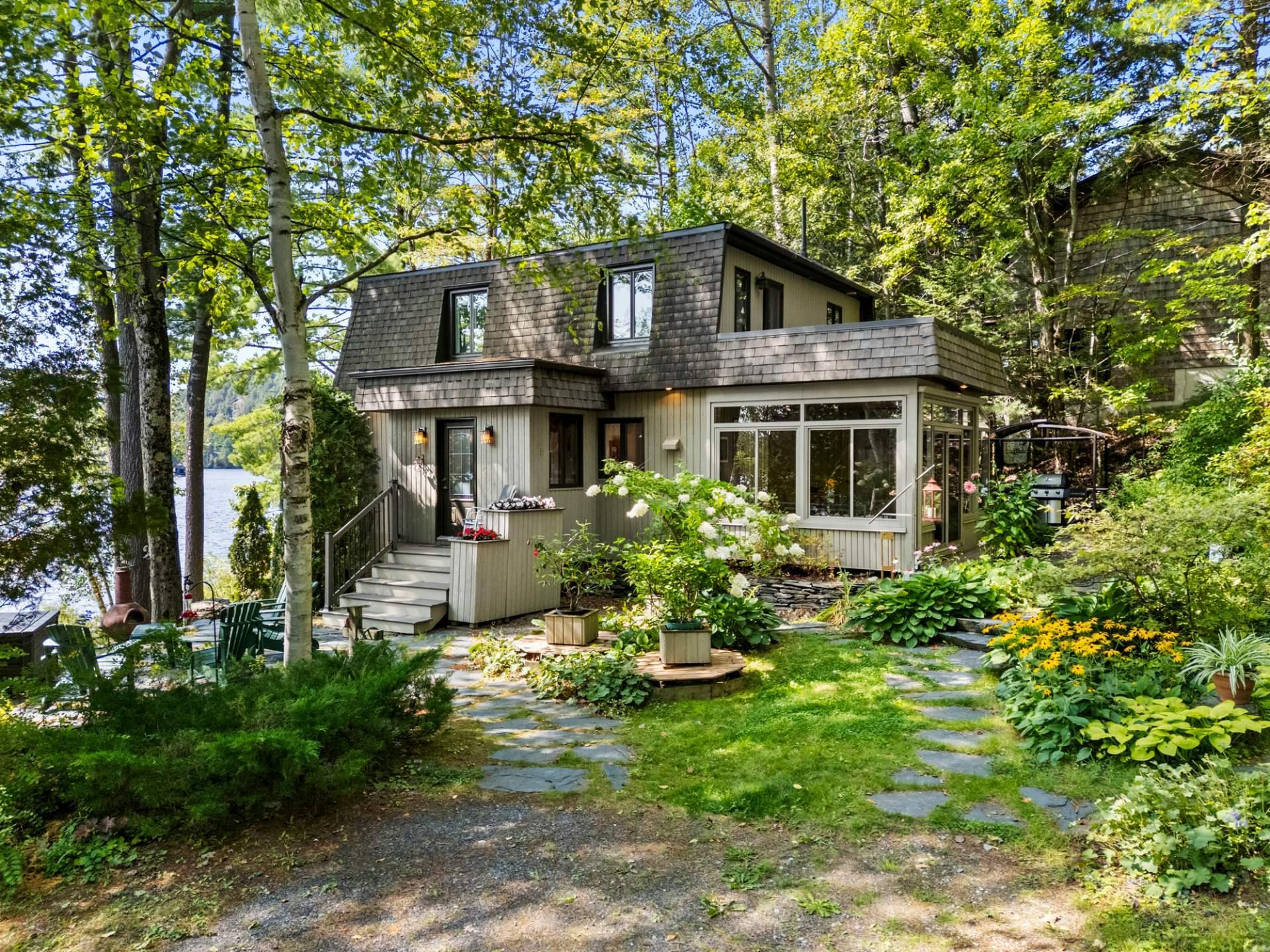 









490


Ch. Bouffard

,
Saint-Denis-de-Brompton,




QC
J0B2P0

