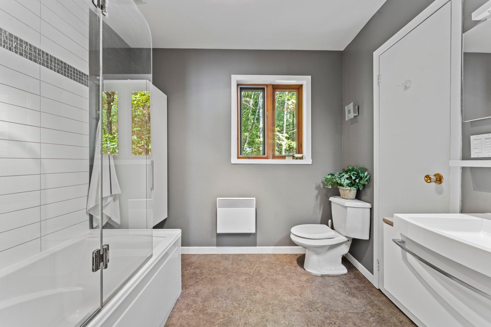 









490


Ch. Bouffard

,
Saint-Denis-de-Brompton,




QC
J0B2P0

