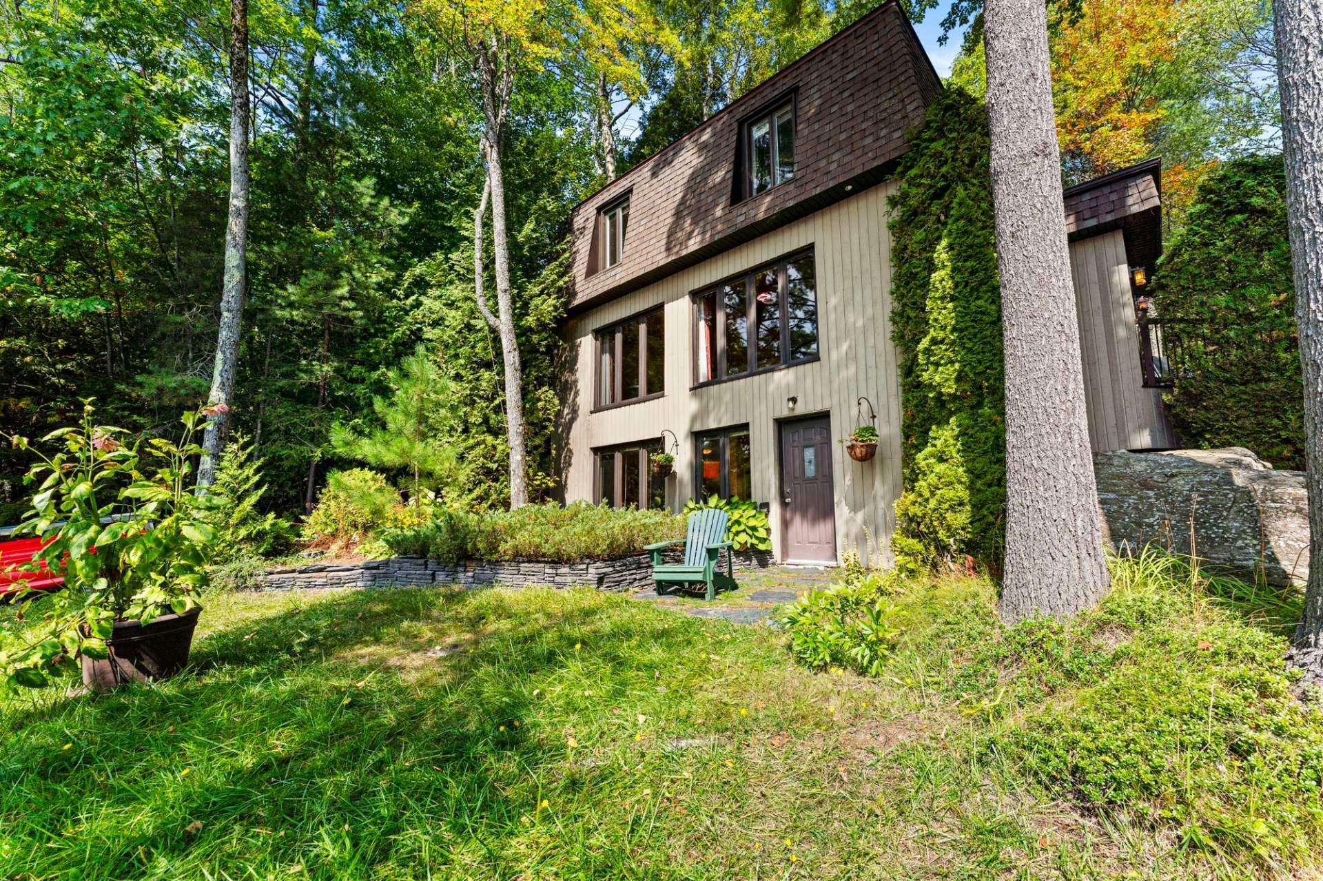 









490


Ch. Bouffard

,
Saint-Denis-de-Brompton,




QC
J0B2P0

