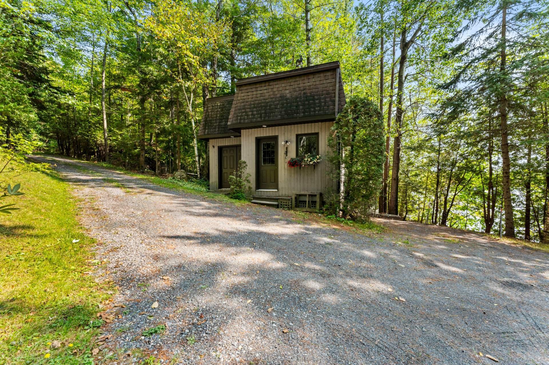 









490


Ch. Bouffard

,
Saint-Denis-de-Brompton,




QC
J0B2P0

