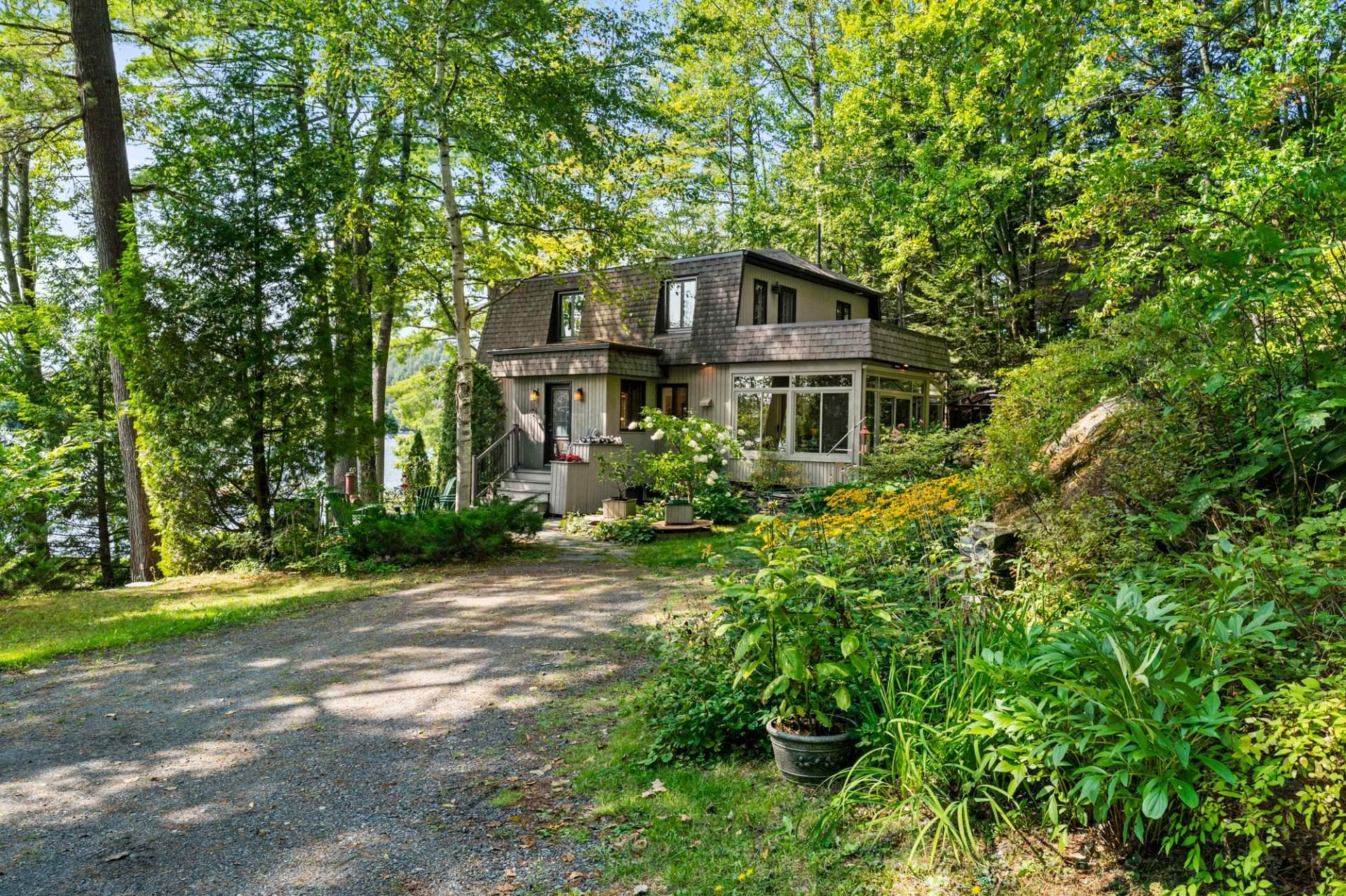 









490


Ch. Bouffard

,
Saint-Denis-de-Brompton,




QC
J0B2P0

