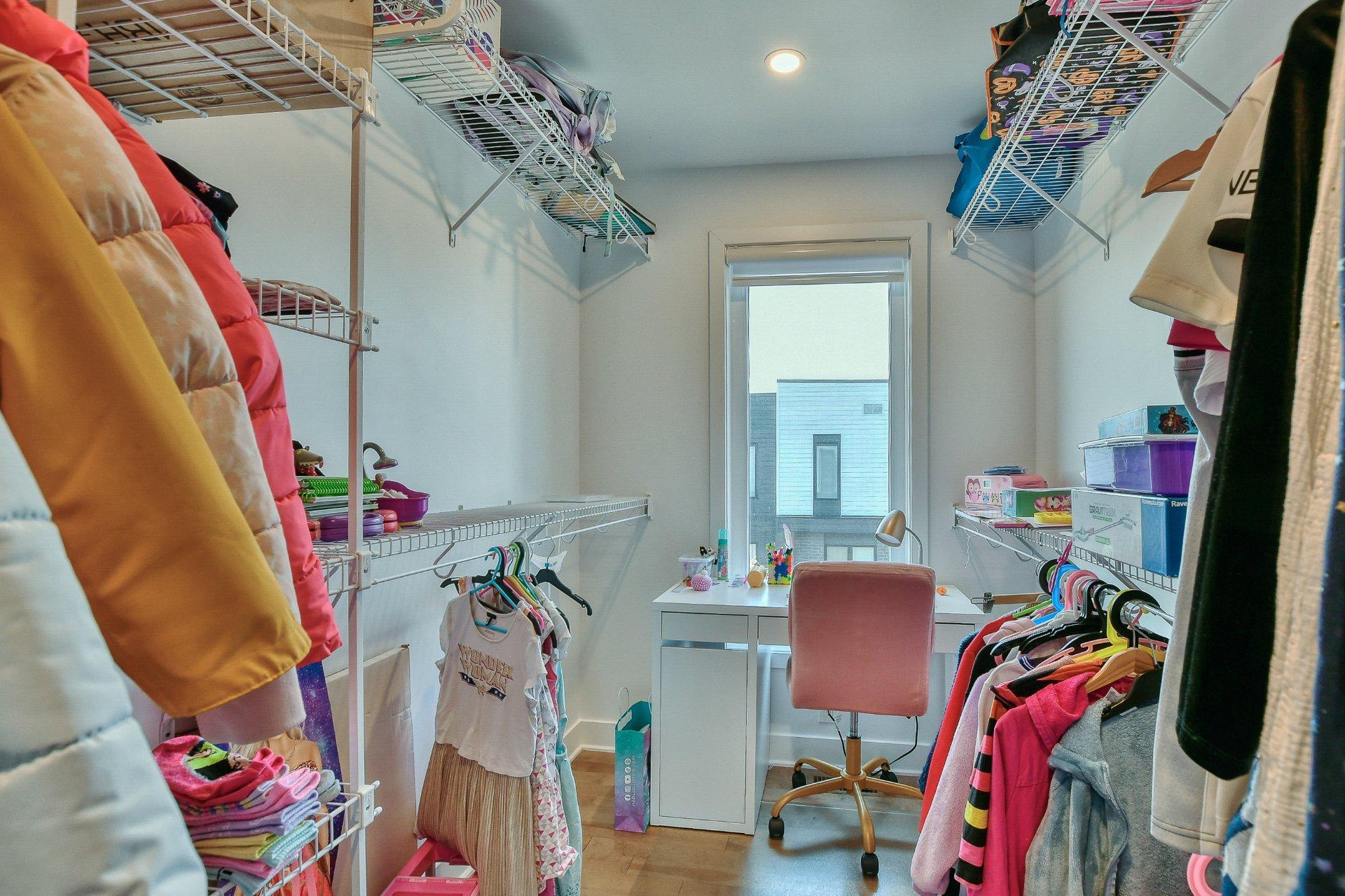 









18087


Rue de Brissac

,
Mirabel,




QC
J7J0Z1


