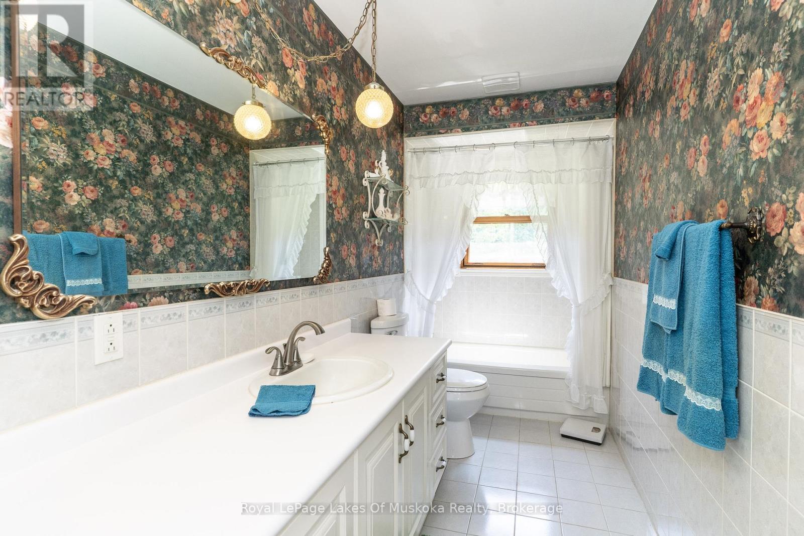 












1419 BEATRICE TOWNLINE ROAD

,
Muskoka Lakes (Monck (Muskoka Lakes)),




Ontario
P1L1X4

