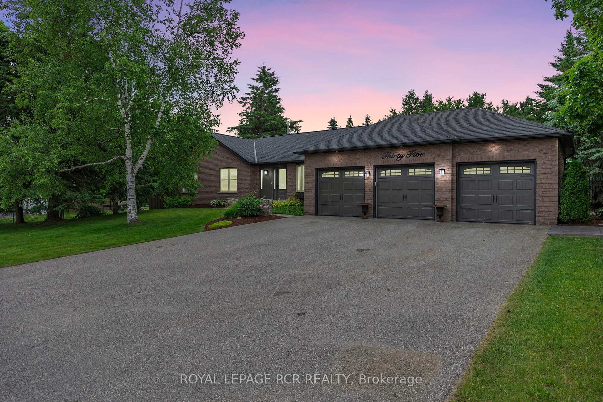 









35


Hawthorne

Road,
Mono,




ON
L9W 6G6

