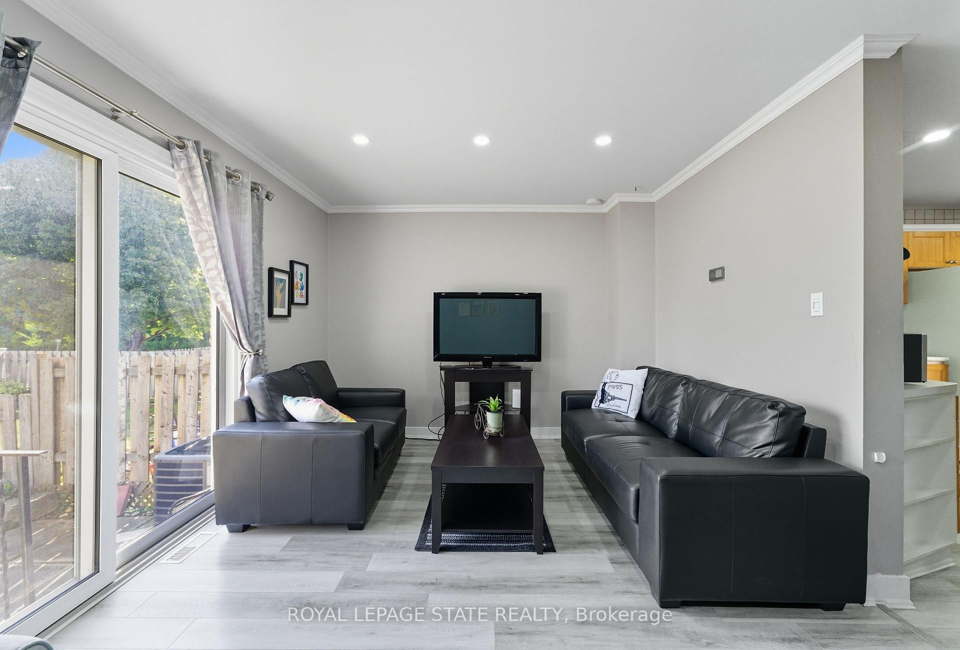 









1300


Upper Ottawa

Street, 6,
Hamilton,




ON
L8W 1M8

