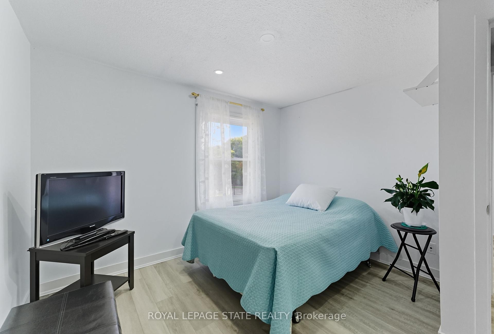 









1300


Upper Ottawa

Street, 6,
Hamilton,




ON
L8W 1M8


