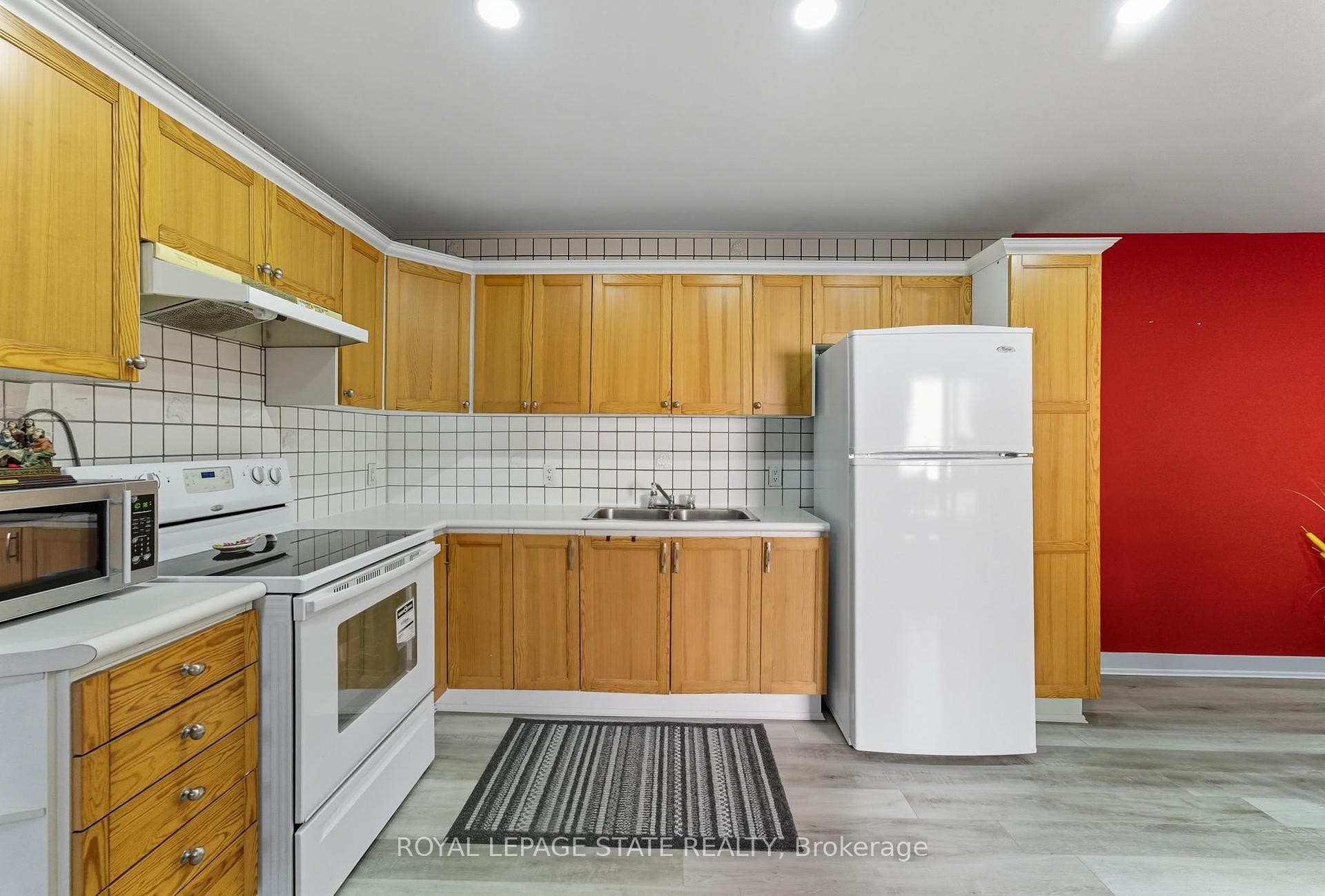 









1300


Upper Ottawa

Street, 6,
Hamilton,




ON
L8W 1M8

