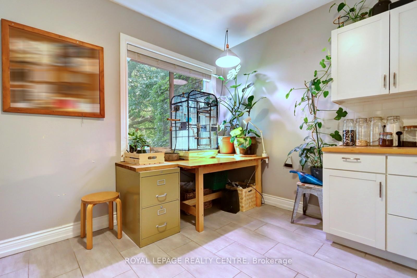 









23


Wyndham

Street,
Toronto,




ON
M6K 1R8

