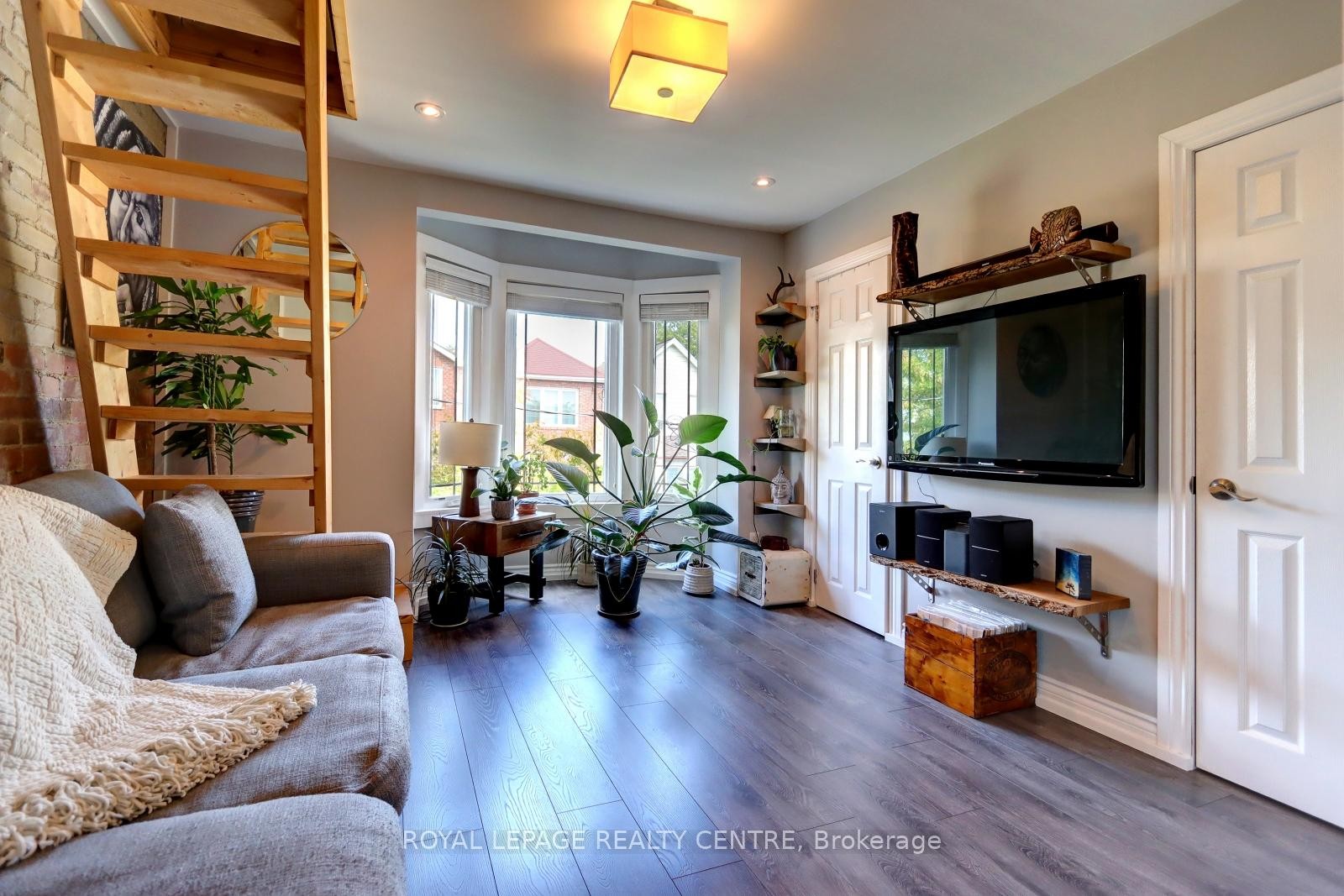 









23


Wyndham

Street,
Toronto,




ON
M6K 1R8

