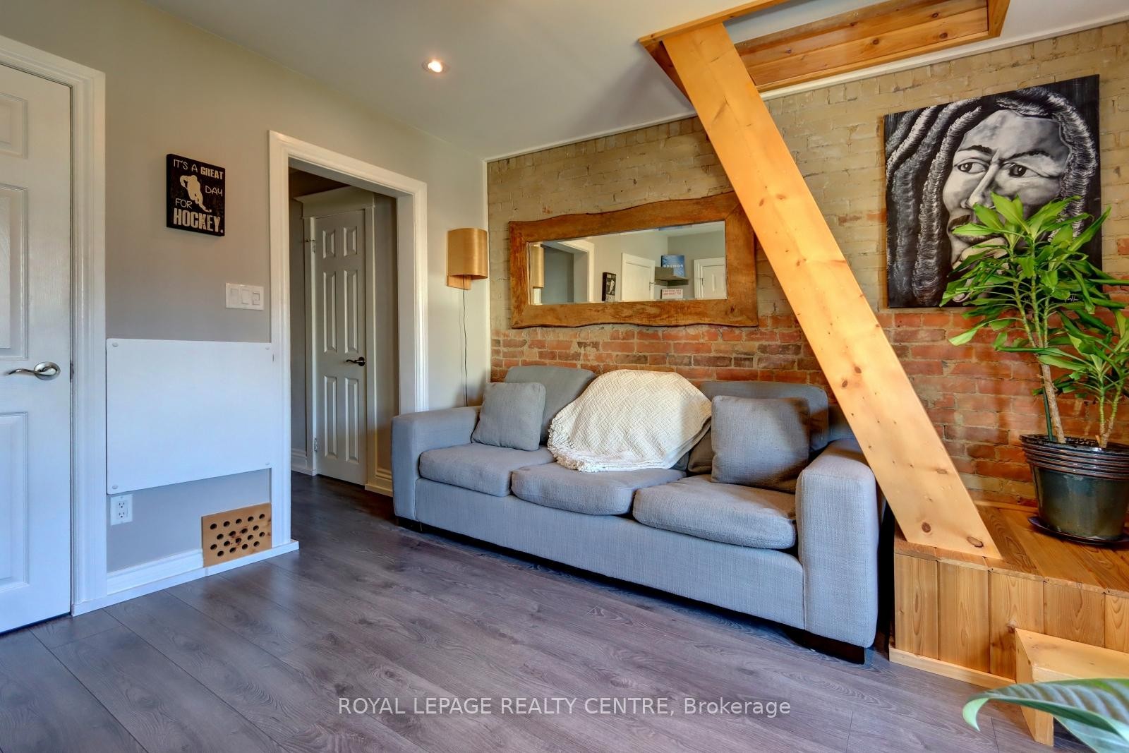 









23


Wyndham

Street,
Toronto,




ON
M6K 1R8

