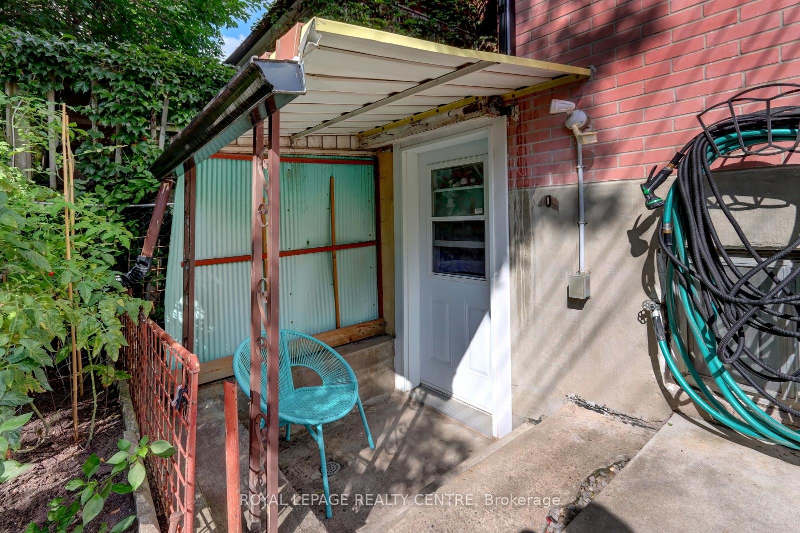 









23


Wyndham

Street,
Toronto,




ON
M6K 1R8

