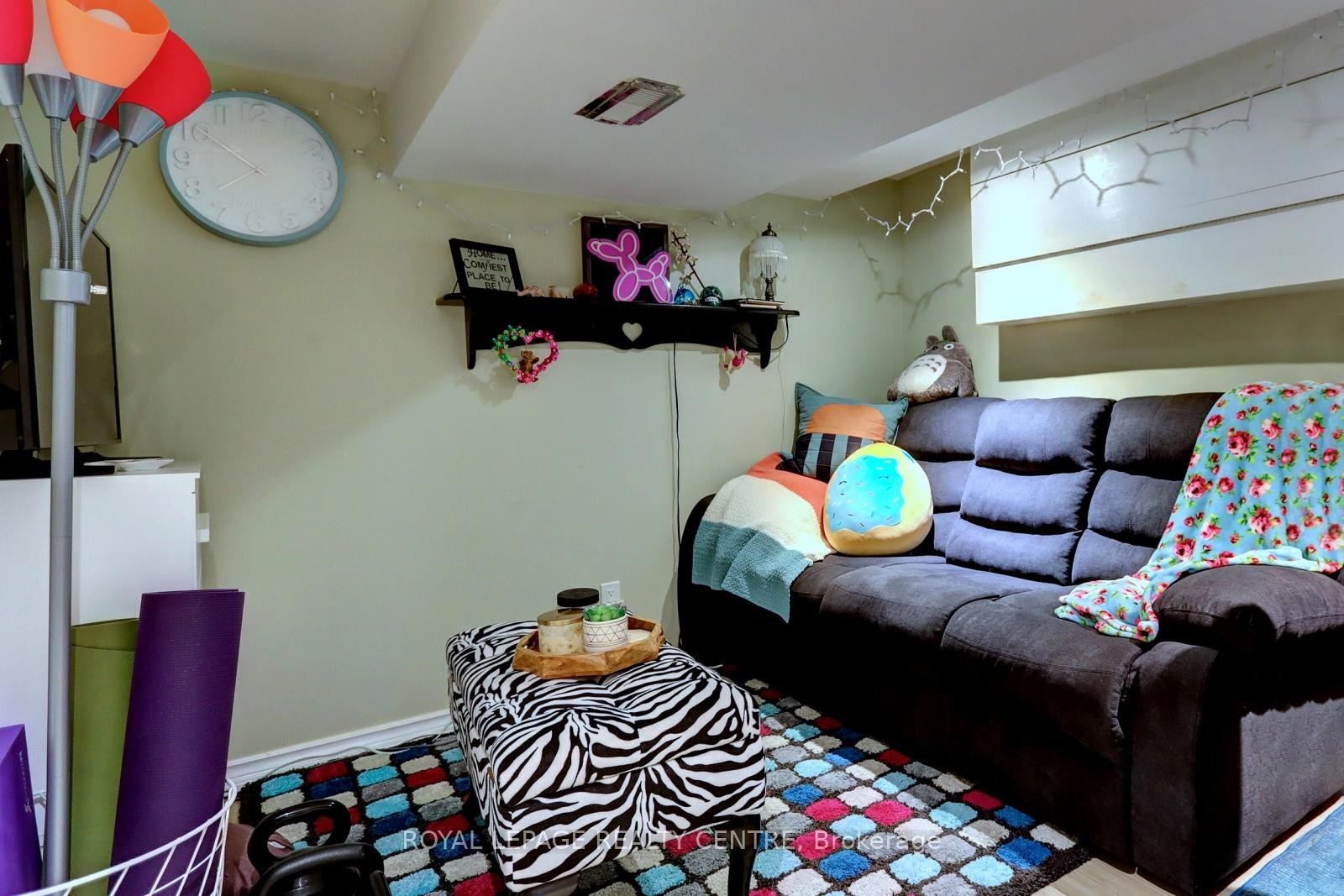 









23


Wyndham

Street,
Toronto,




ON
M6K 1R8

