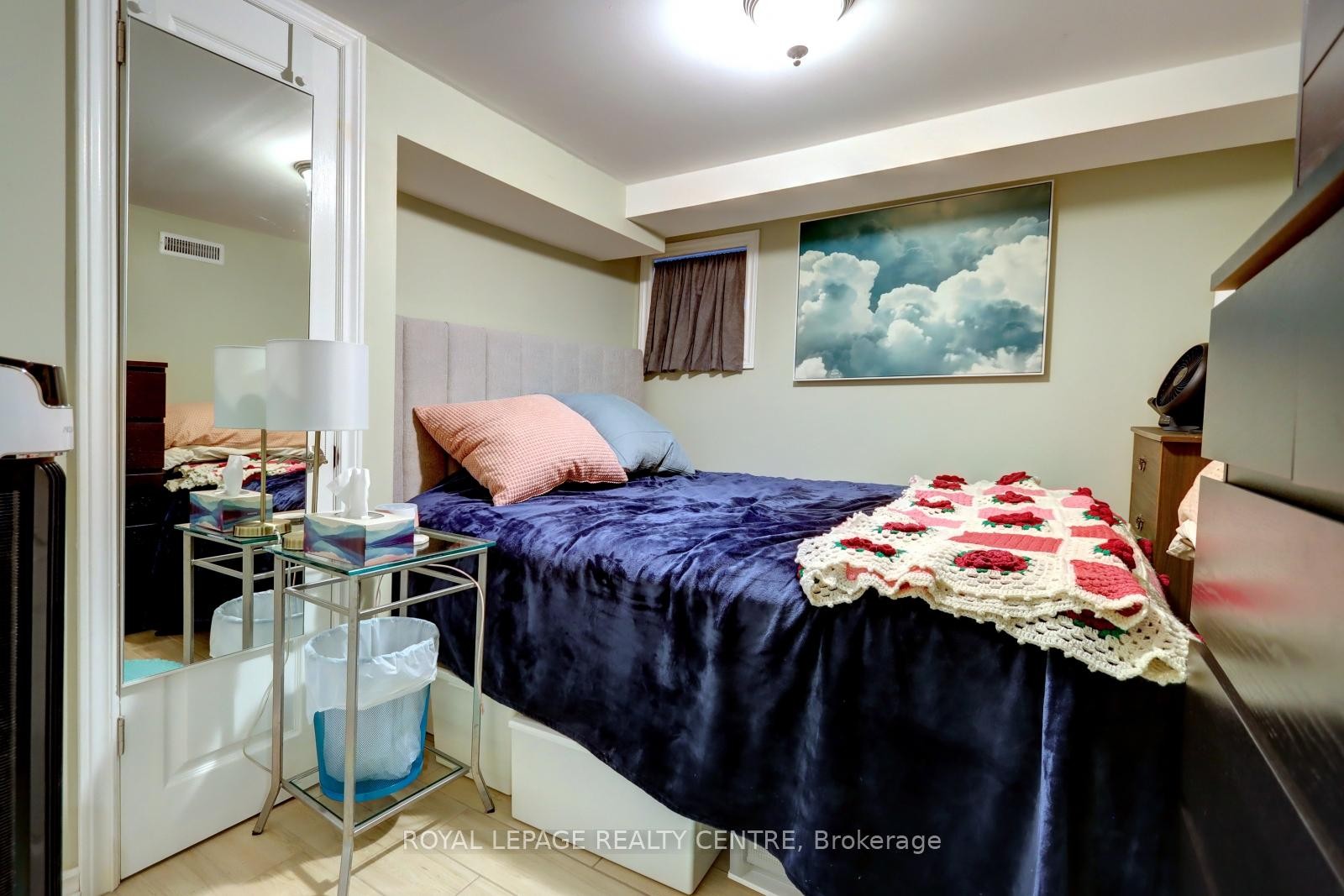 









23


Wyndham

Street,
Toronto,




ON
M6K 1R8

