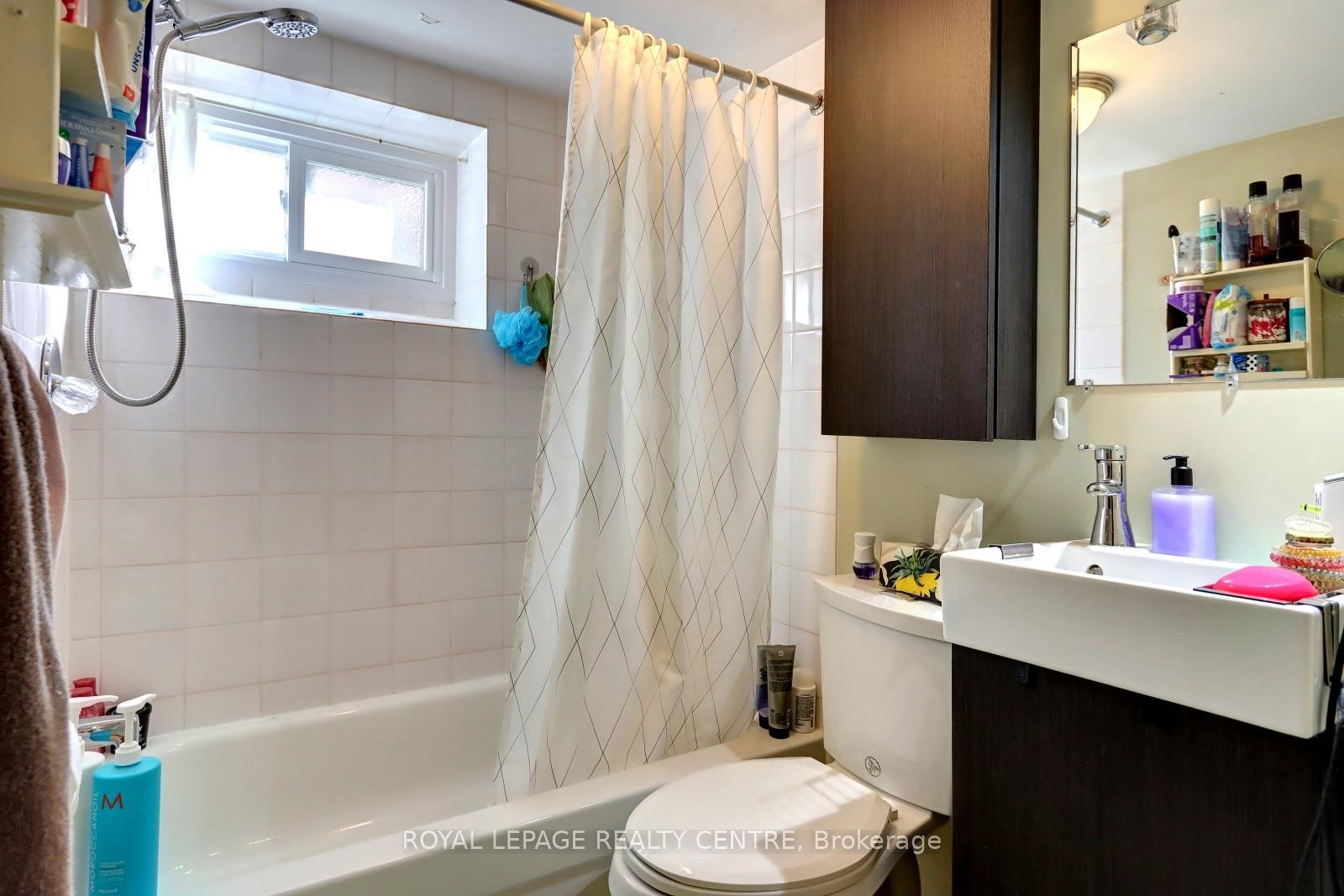 









23


Wyndham

Street,
Toronto,




ON
M6K 1R8


