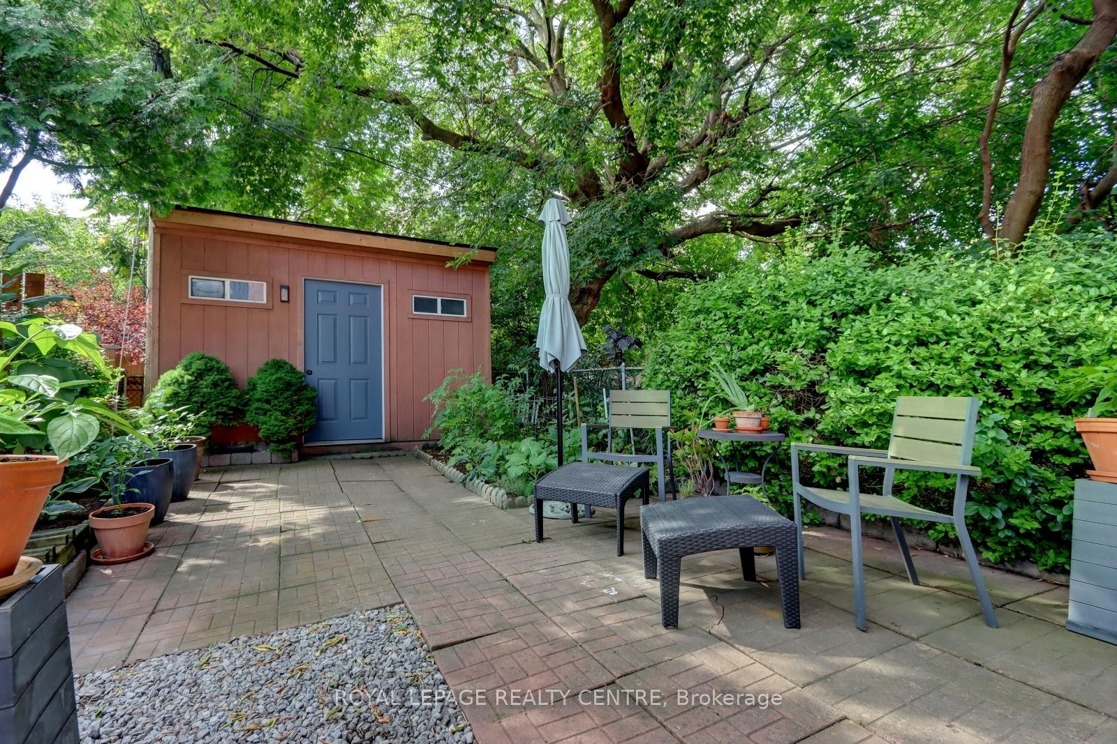 









23


Wyndham

Street,
Toronto,




ON
M6K 1R8

