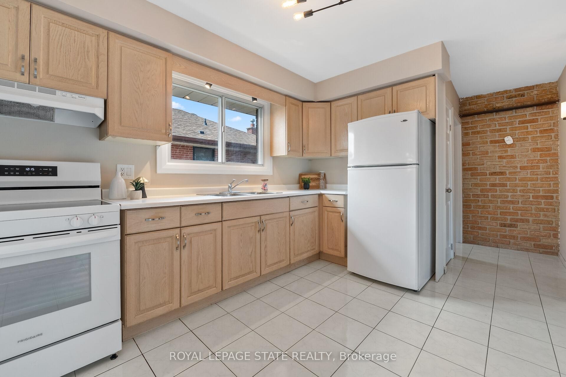 









131


Sanatorium

Road,
Hamilton,




ON
L9C 1Y9

