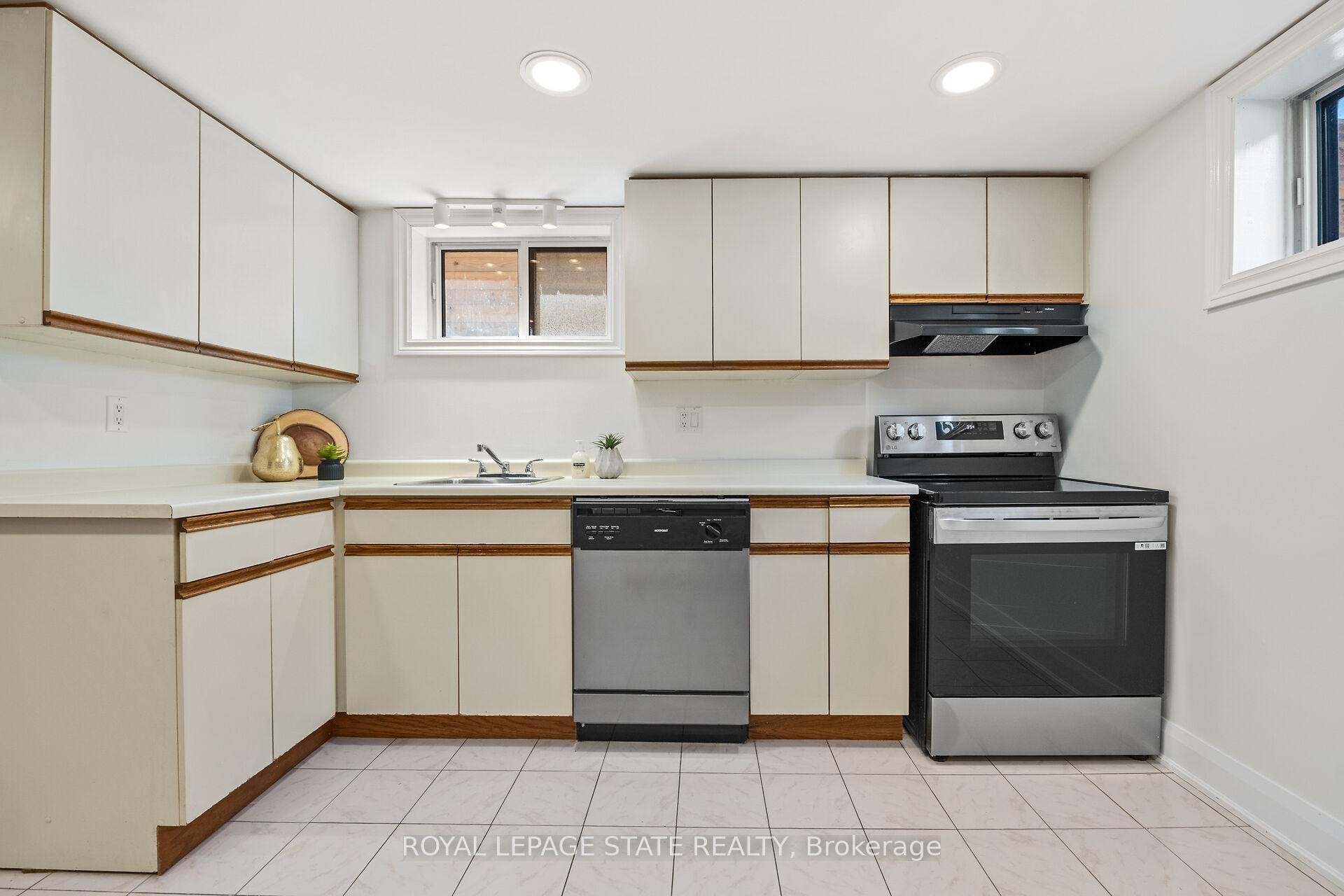 









131


Sanatorium

Road,
Hamilton,




ON
L9C 1Y9

