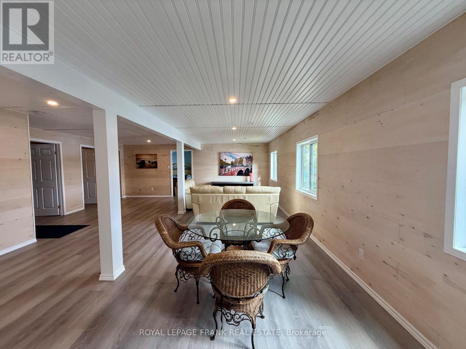 












1758 PAPINEAU LAKE ROAD

,
Hastings Highlands (Wicklow Ward),




Ontario
K0L2R0

