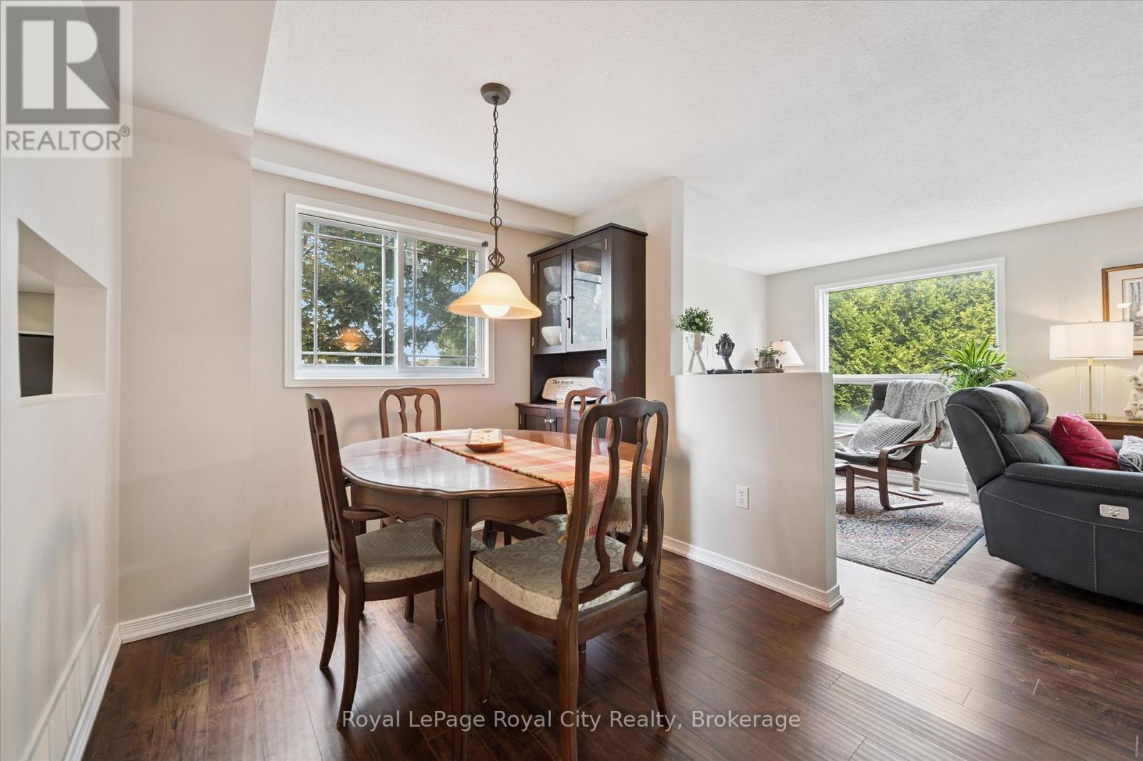 












487 FLANNERY DRIVE

,
Centre Wellington (Fergus),




Ontario
N1M3P2

