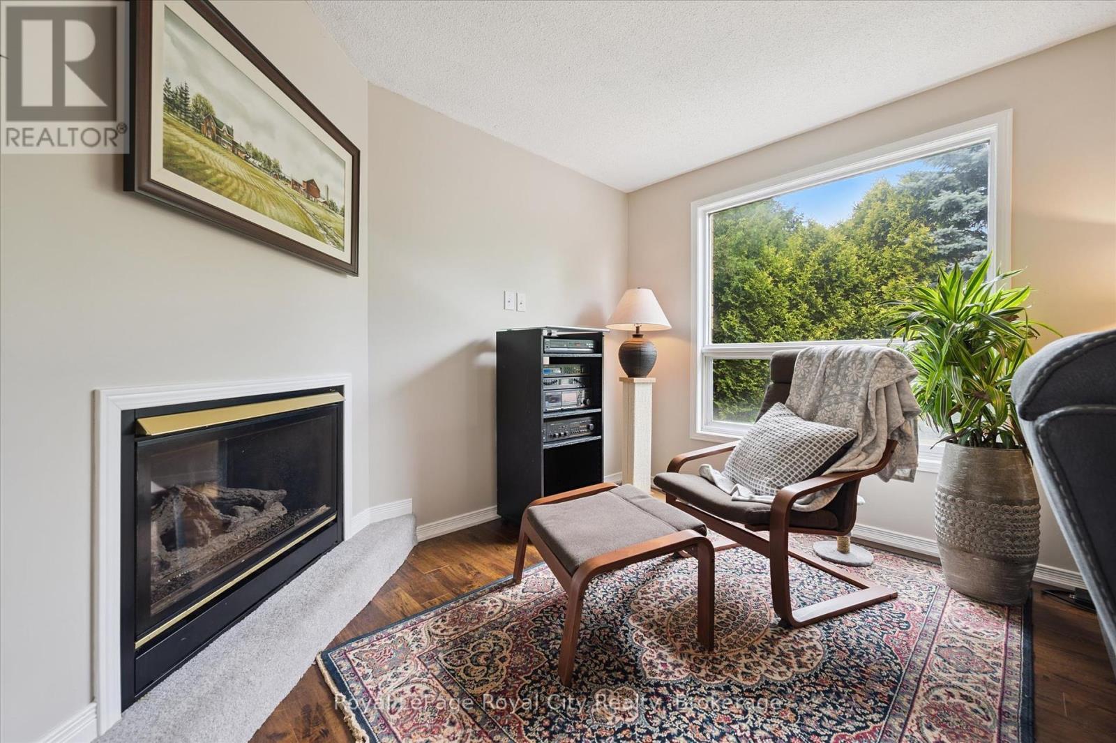 












487 FLANNERY DRIVE

,
Centre Wellington (Fergus),




Ontario
N1M3P2

