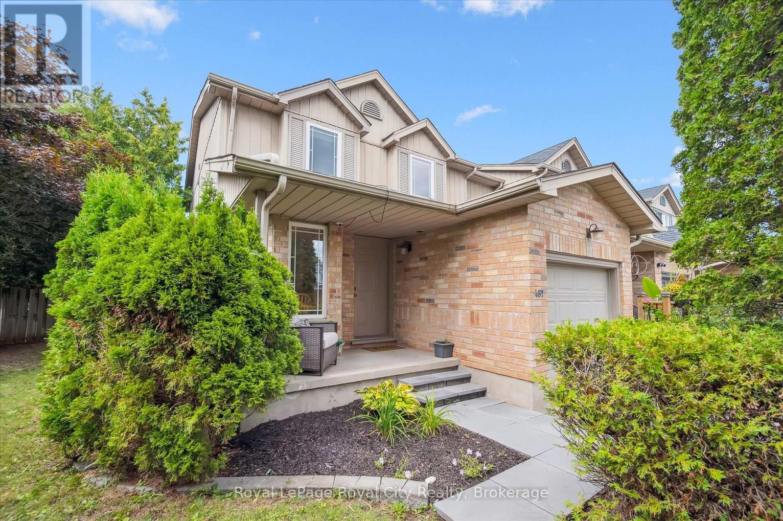 












487 FLANNERY DRIVE

,
Centre Wellington (Fergus),




Ontario
N1M3P2

