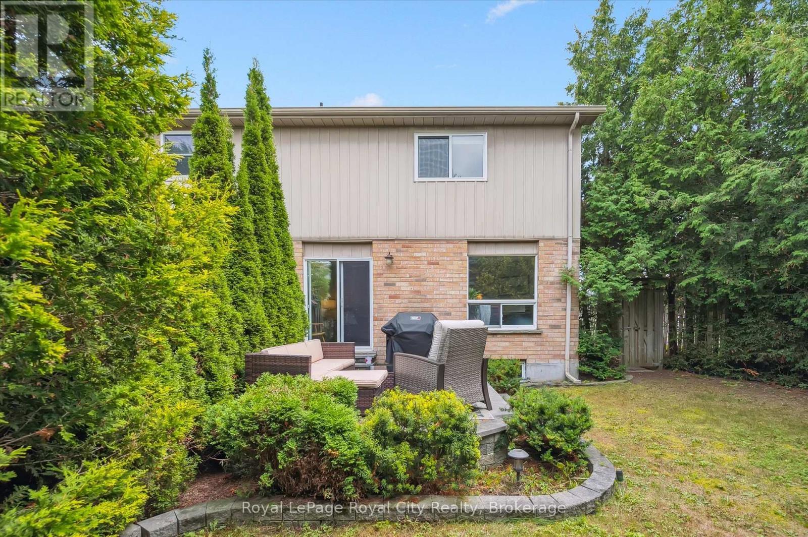 












487 FLANNERY DRIVE

,
Centre Wellington (Fergus),




Ontario
N1M3P2

