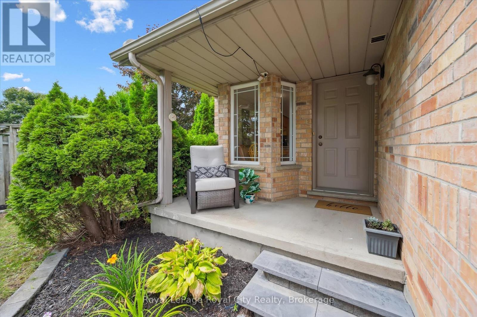 












487 FLANNERY DRIVE

,
Centre Wellington (Fergus),




Ontario
N1M3P2

