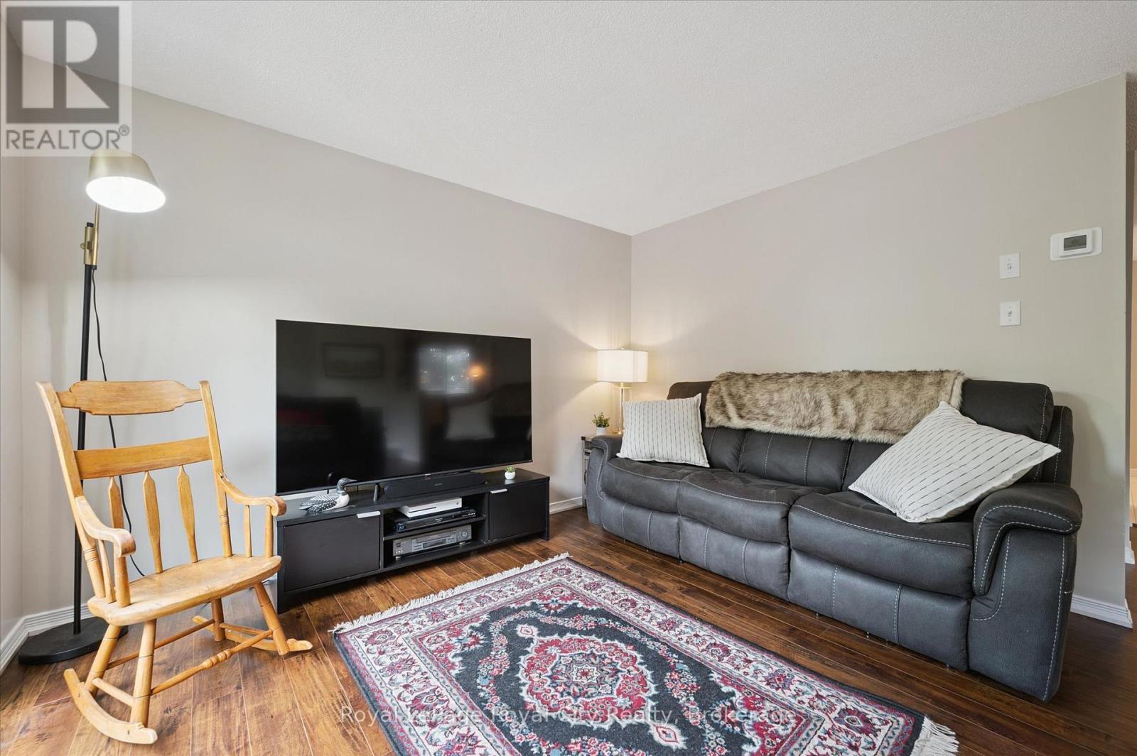 












487 FLANNERY DRIVE

,
Centre Wellington (Fergus),




Ontario
N1M3P2

