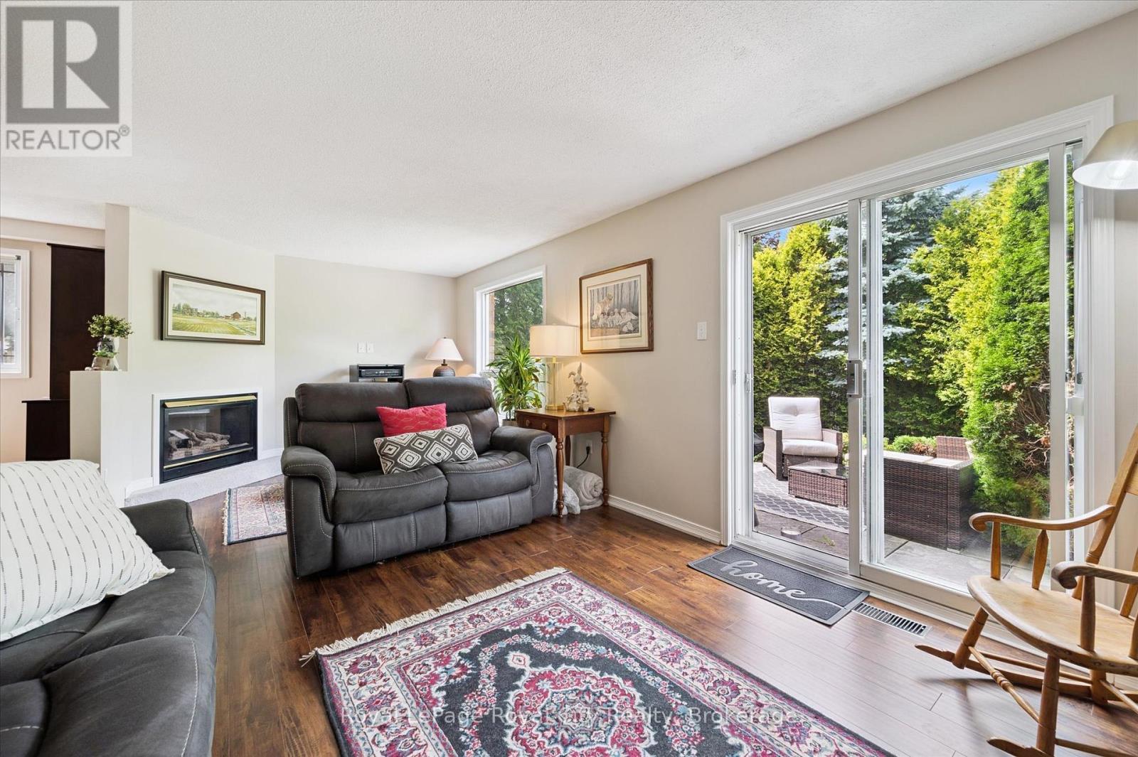 












487 FLANNERY DRIVE

,
Centre Wellington (Fergus),




Ontario
N1M3P2

