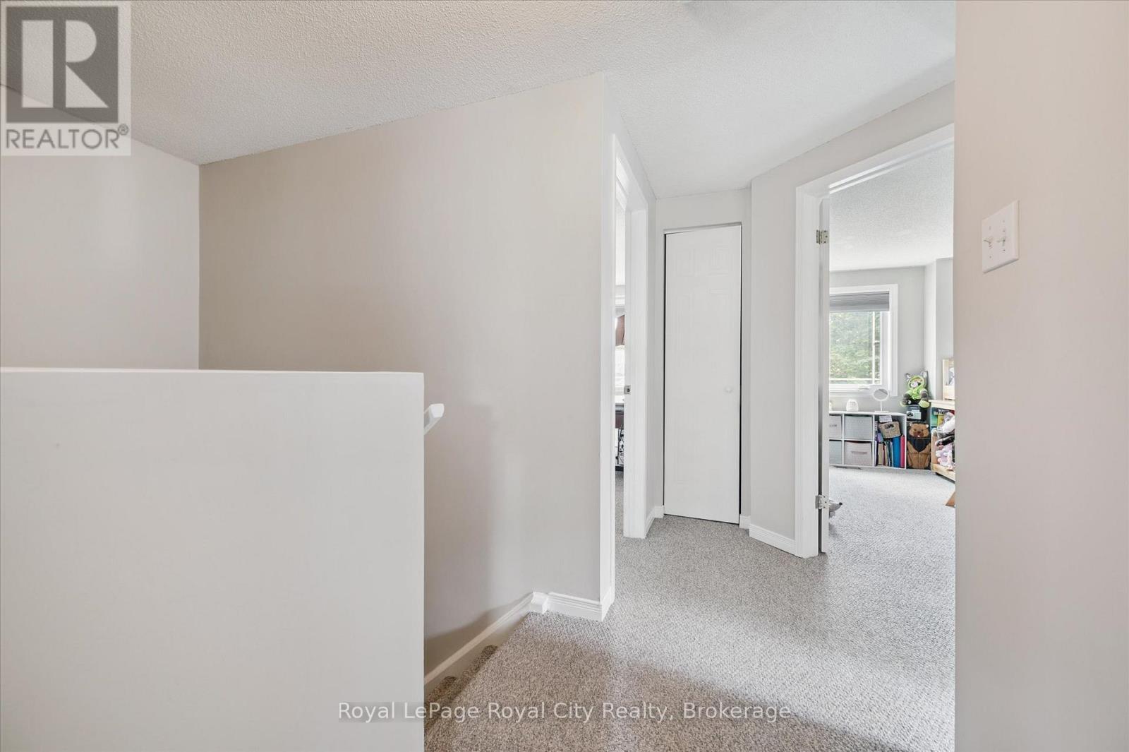 












487 FLANNERY DRIVE

,
Centre Wellington (Fergus),




Ontario
N1M3P2

