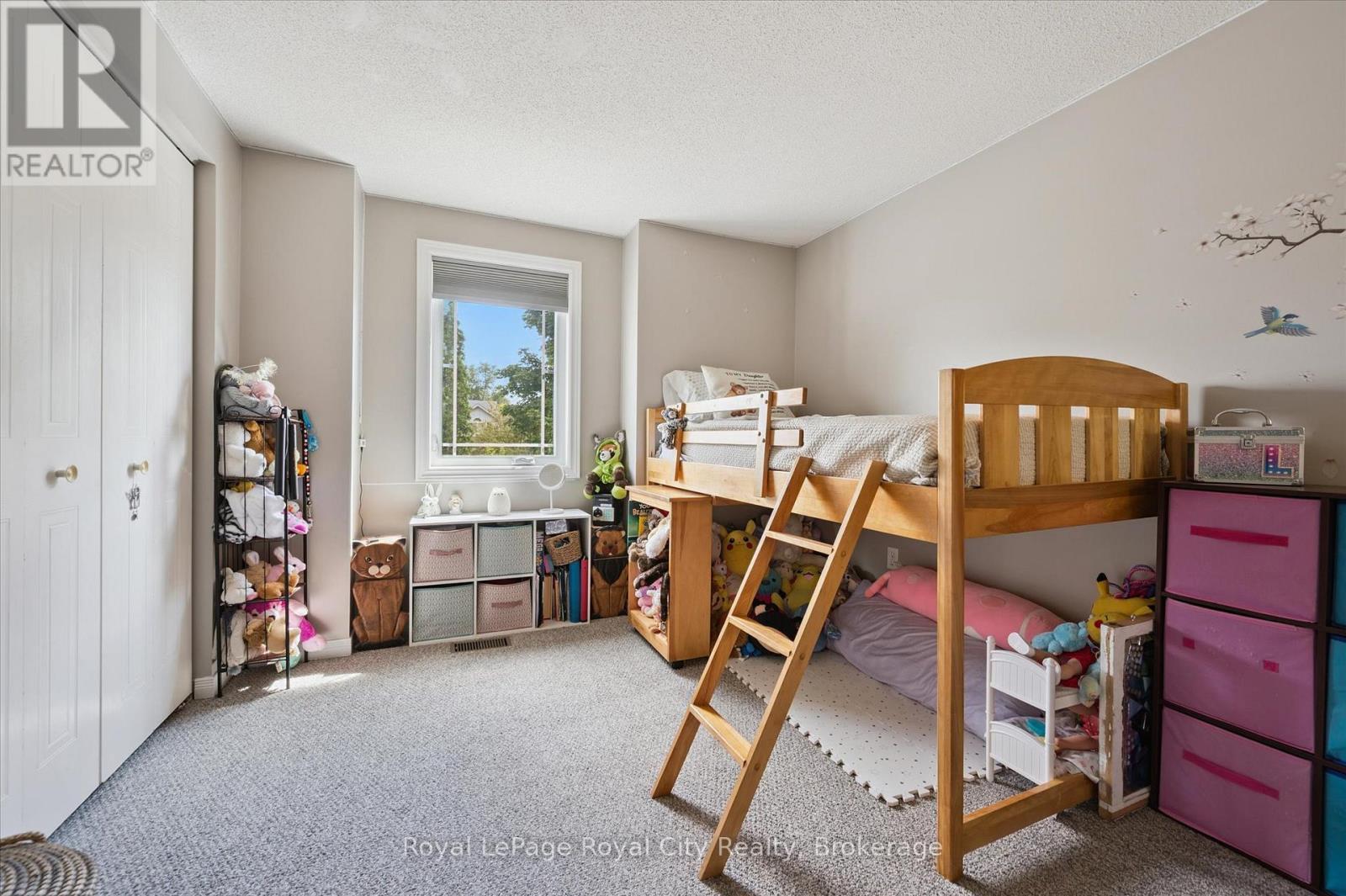 












487 FLANNERY DRIVE

,
Centre Wellington (Fergus),




Ontario
N1M3P2

