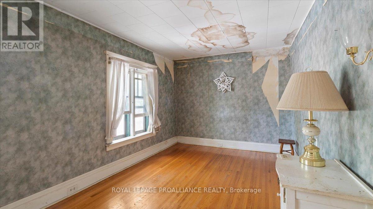 












51 1/2 NORTH FRONT STREET

,
Belleville (Belleville Ward),




Ontario
K8P3B2

