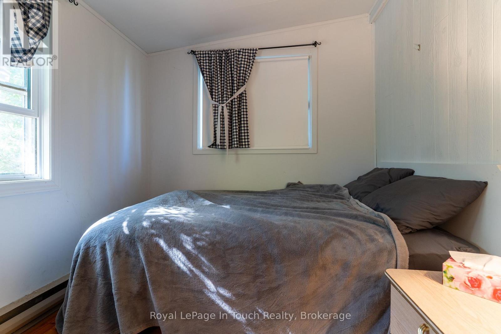 












944 RIVER ROAD E

,
Wasaga Beach,




Ontario
L9Z2P3


