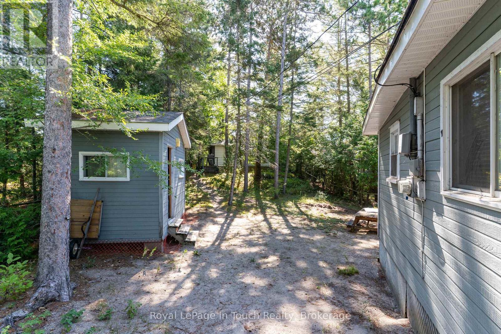 












944 RIVER ROAD E

,
Wasaga Beach,




Ontario
L9Z2P3

