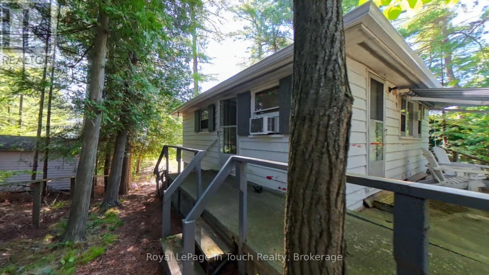












944 RIVER ROAD E

,
Wasaga Beach,




Ontario
L9Z2P3

