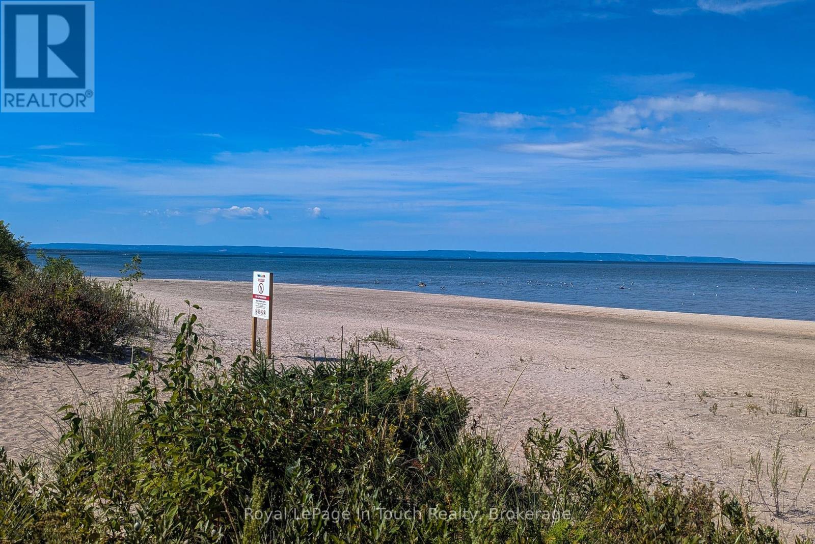 












944 RIVER ROAD E

,
Wasaga Beach,




Ontario
L9Z2P3

