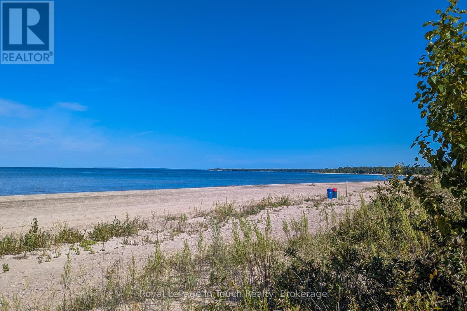 












944 RIVER ROAD E

,
Wasaga Beach,




Ontario
L9Z2P3

