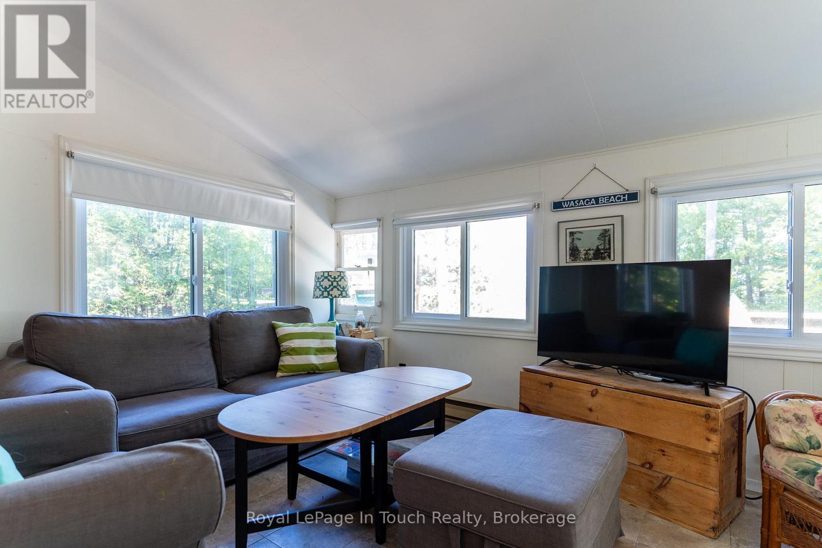 












944 RIVER ROAD E

,
Wasaga Beach,




Ontario
L9Z2P3

