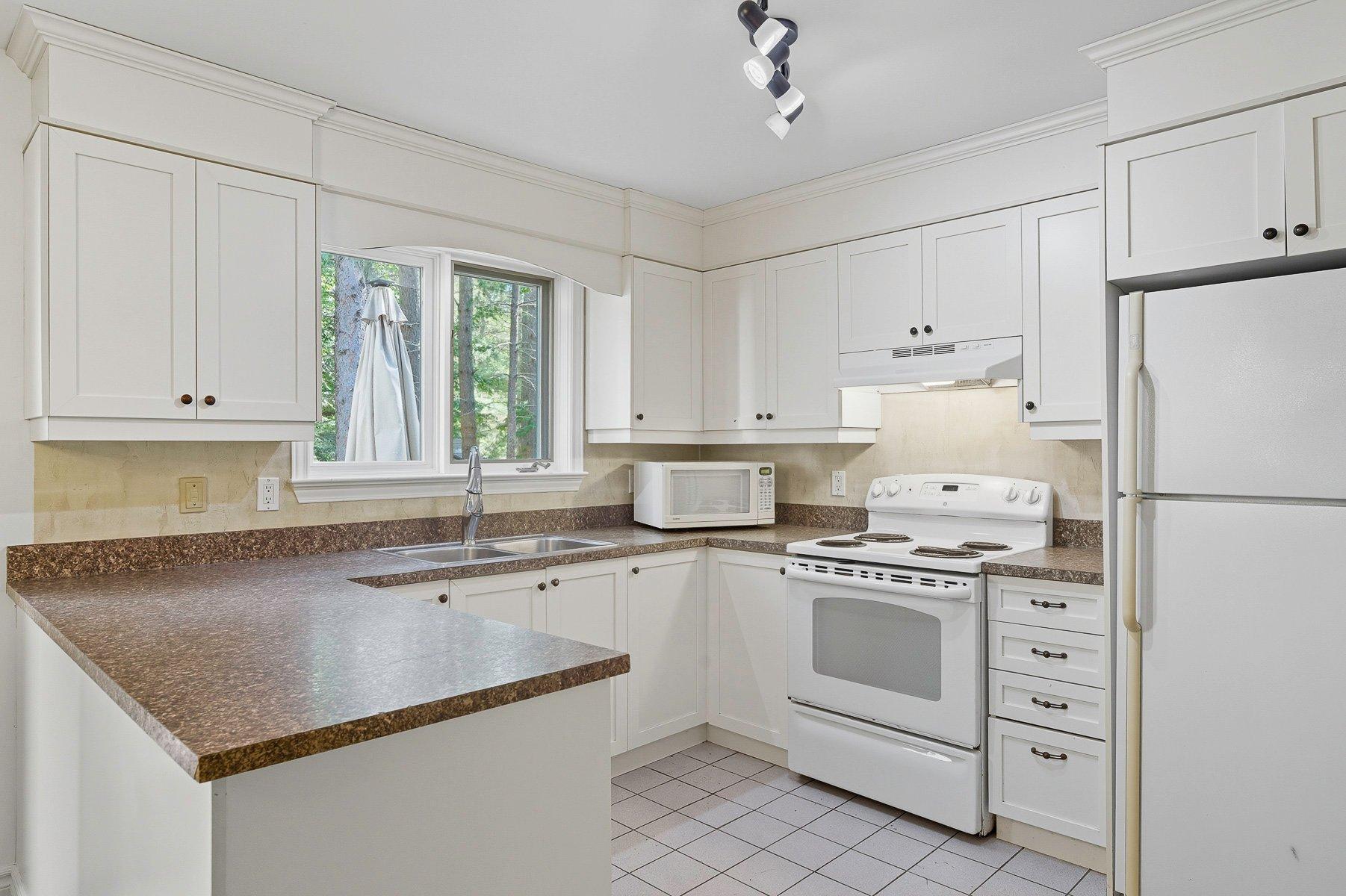 









111


Rue Rabellino

,
Mont-Tremblant,




QC
J8E1H9

