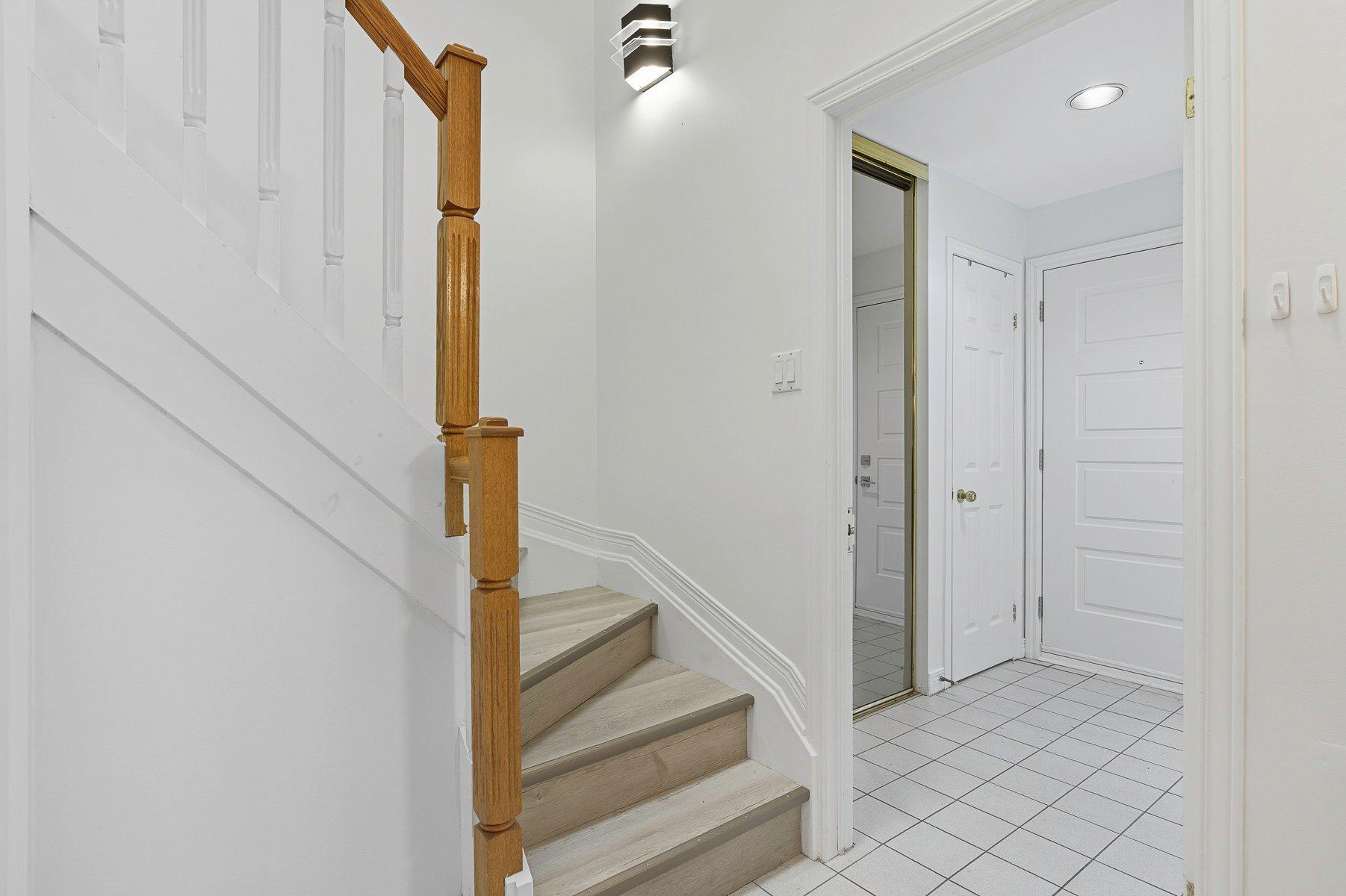 









111


Rue Rabellino

,
Mont-Tremblant,




QC
J8E1H9

