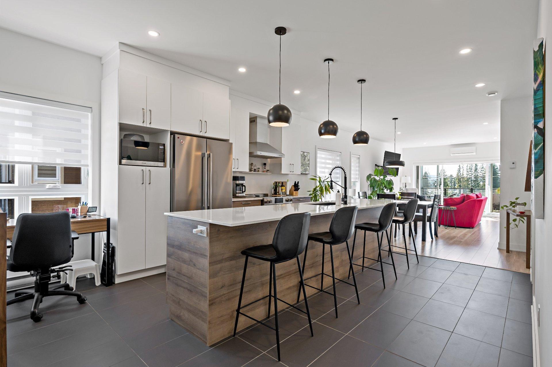 









281


Rue Principale

, 202,
Saint-Donat,




QC
J0T2C0

