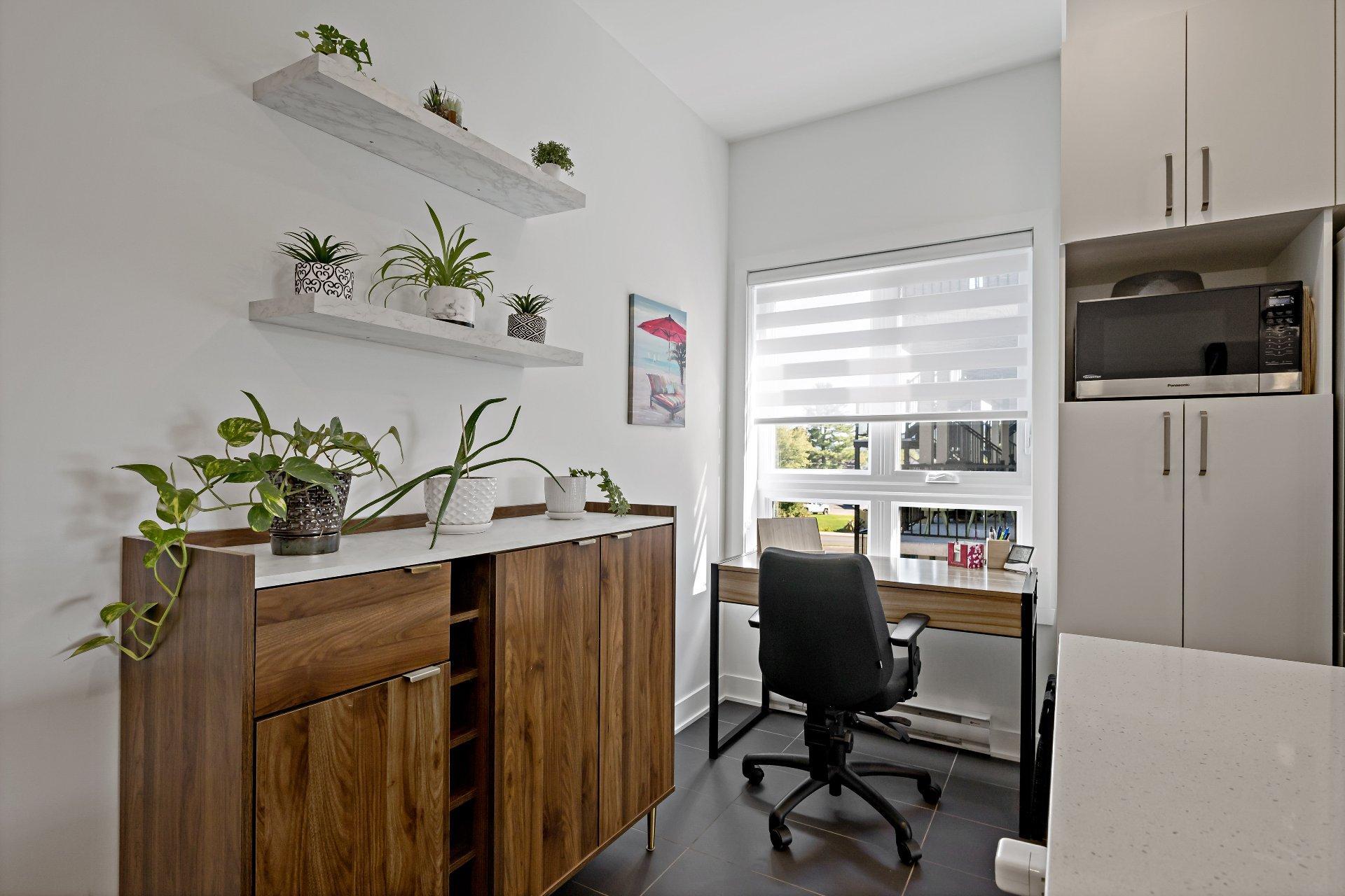 









281


Rue Principale

, 202,
Saint-Donat,




QC
J0T2C0

