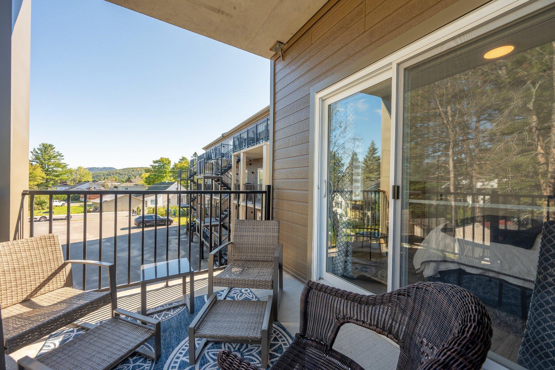 









281


Rue Principale

, 202,
Saint-Donat,




QC
J0T2C0

