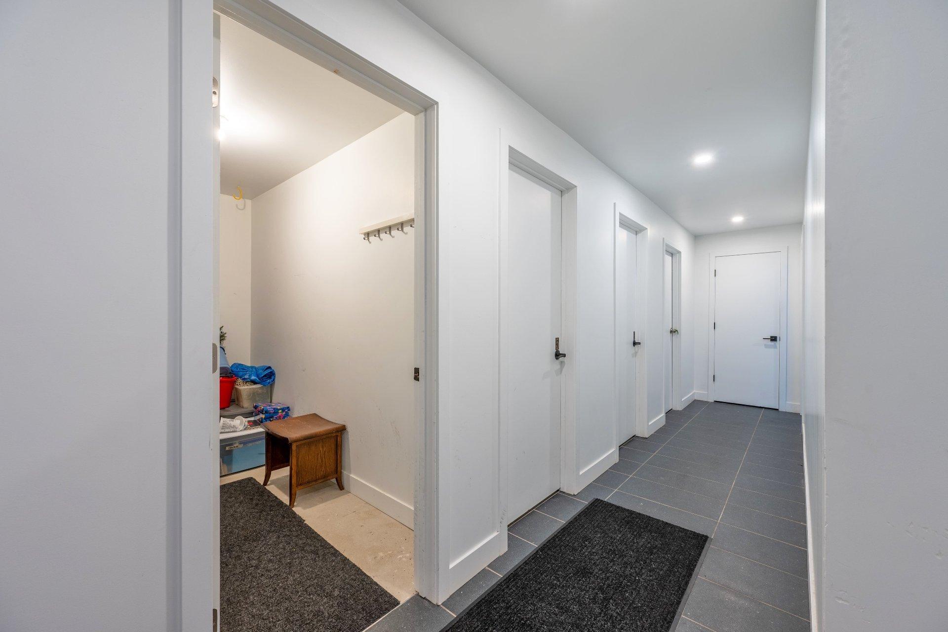 









281


Rue Principale

, 202,
Saint-Donat,




QC
J0T2C0

