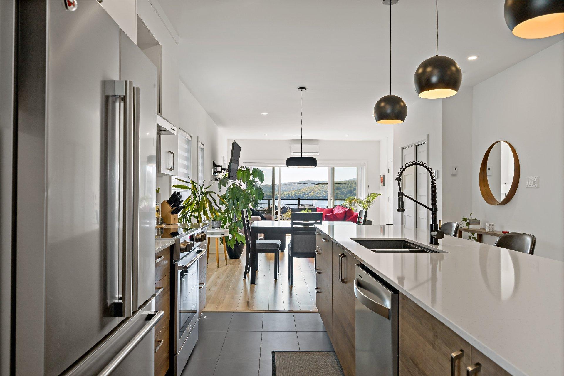 









281


Rue Principale

, 202,
Saint-Donat,




QC
J0T2C0

