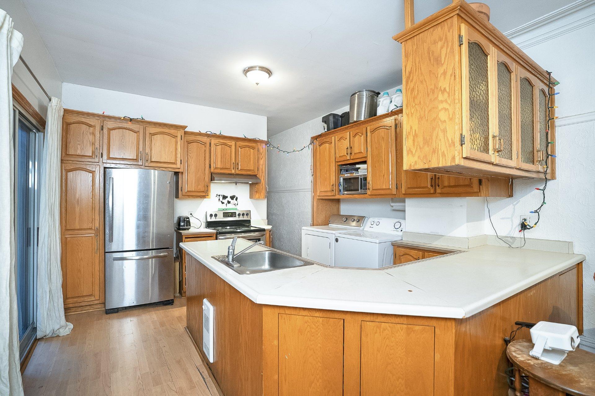 









4539

 - 4543


Av. De Lorimier

,
Montréal (Le Plateau-Mont-Royal),




QC
H2H2B4

