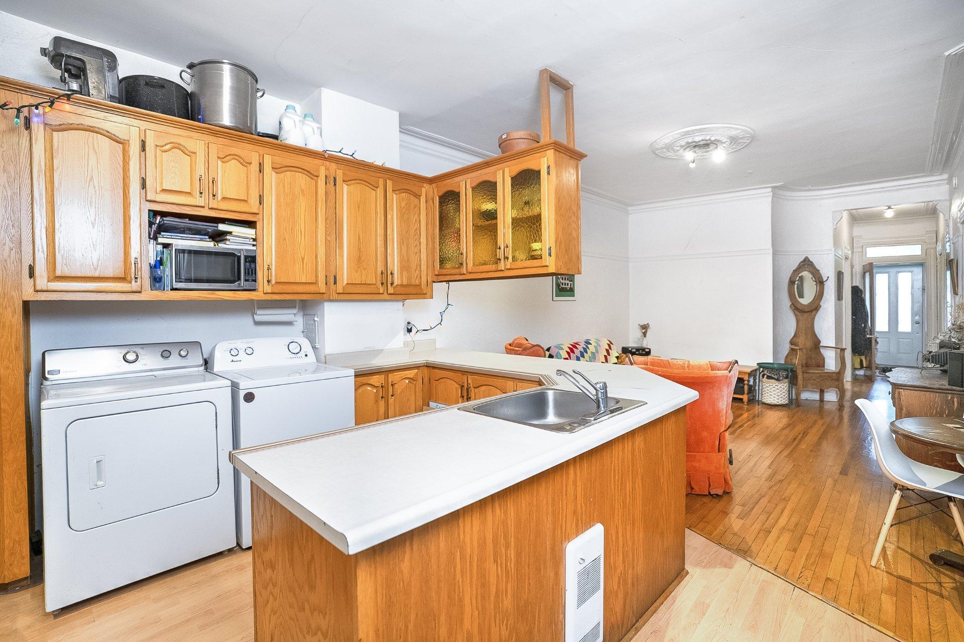 









4539

 - 4543


Av. De Lorimier

,
Montréal (Le Plateau-Mont-Royal),




QC
H2H2B4

