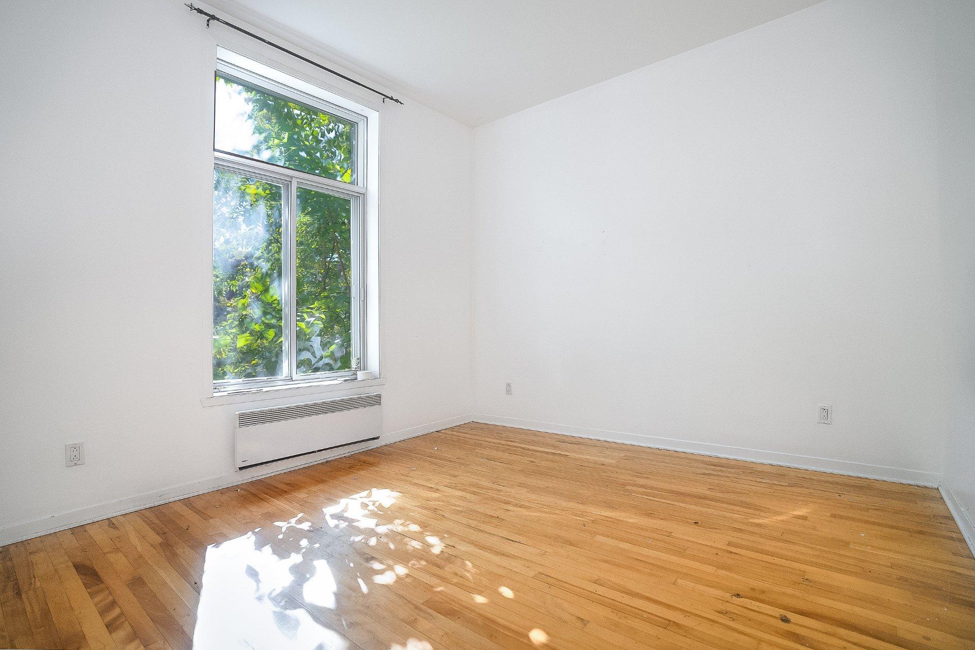 









4539

 - 4543


Av. De Lorimier

,
Montréal (Le Plateau-Mont-Royal),




QC
H2H2B4

