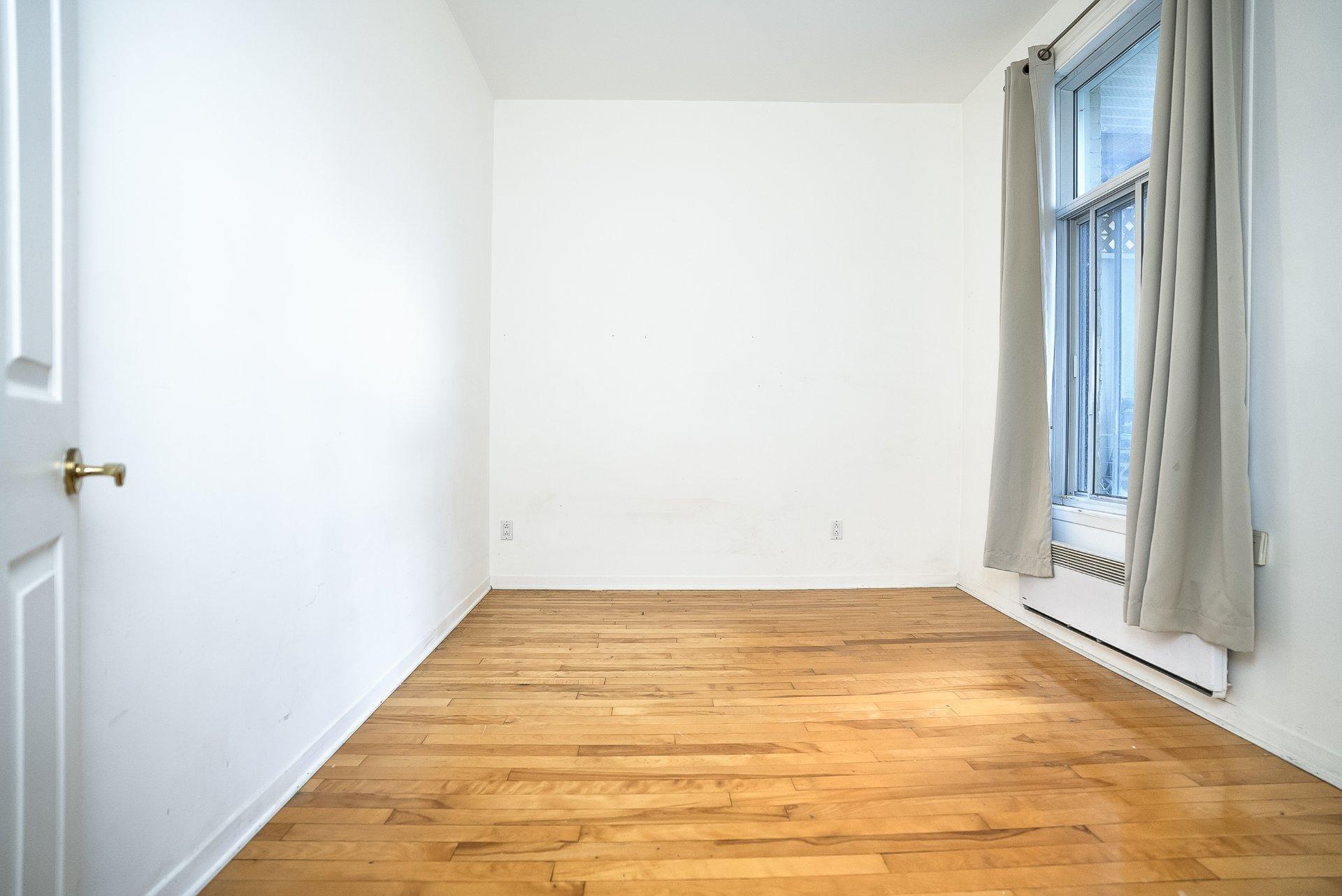 









4539

 - 4543


Av. De Lorimier

,
Montréal (Le Plateau-Mont-Royal),




QC
H2H2B4

