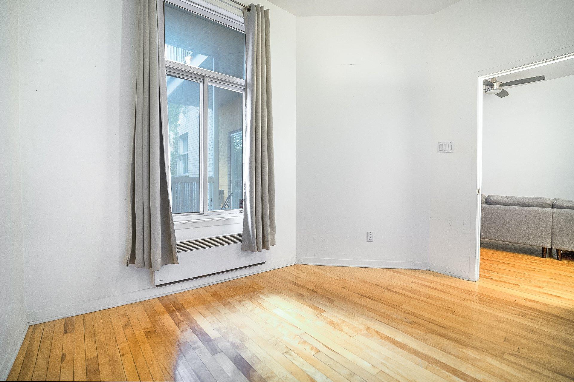 









4539

 - 4543


Av. De Lorimier

,
Montréal (Le Plateau-Mont-Royal),




QC
H2H2B4

